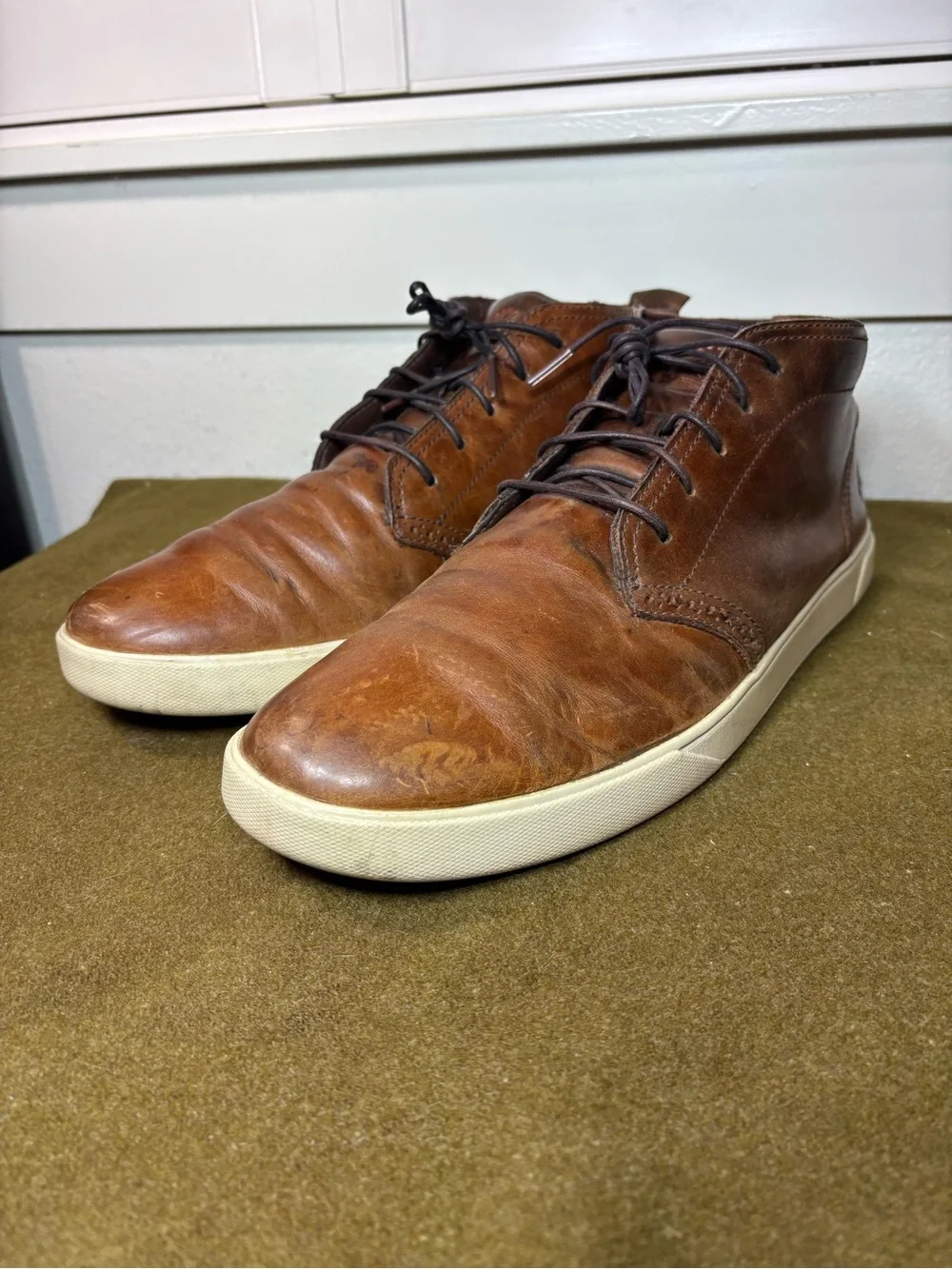Timberland Brown Leather Chukka Boots with White Sole Men’s 13